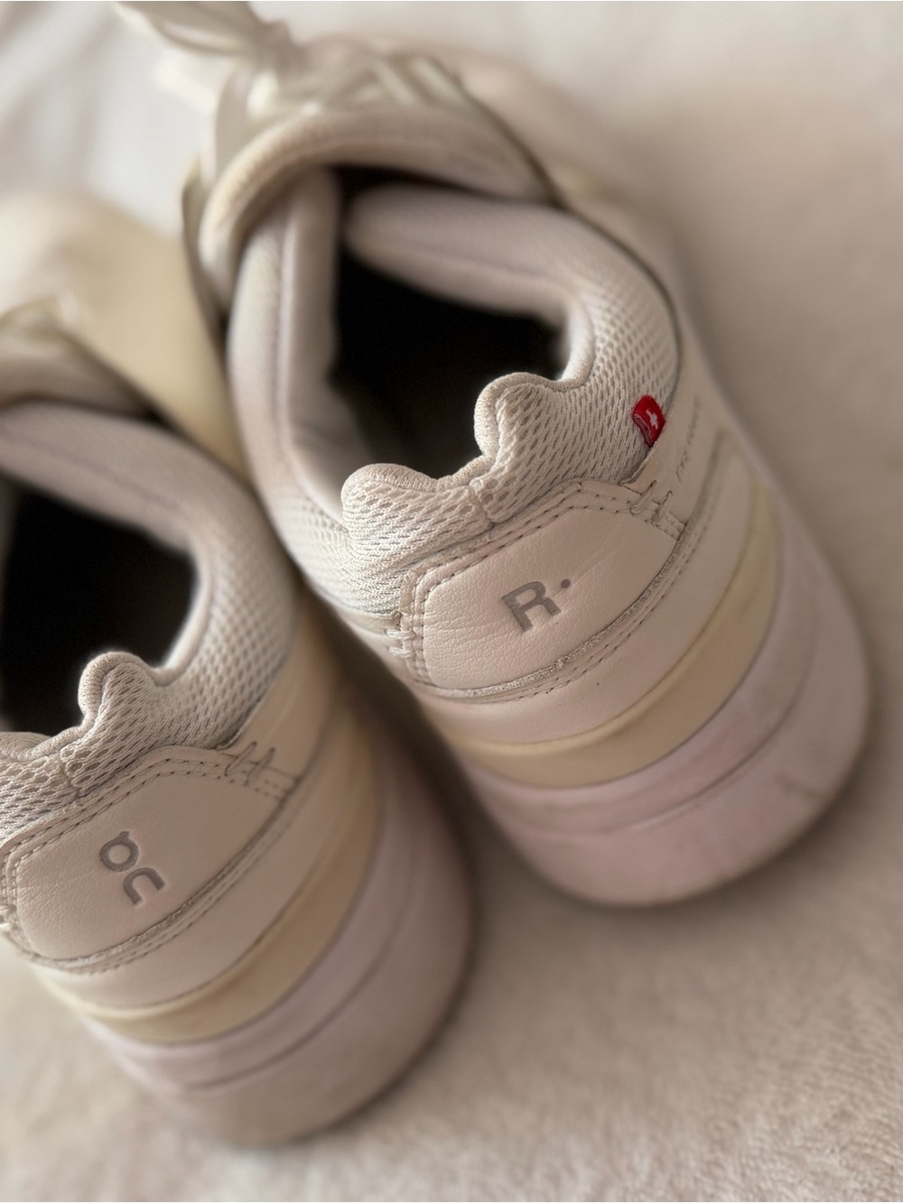 On Running The Roger Advantage 8.5W Sneakers - Picture 5 of 9